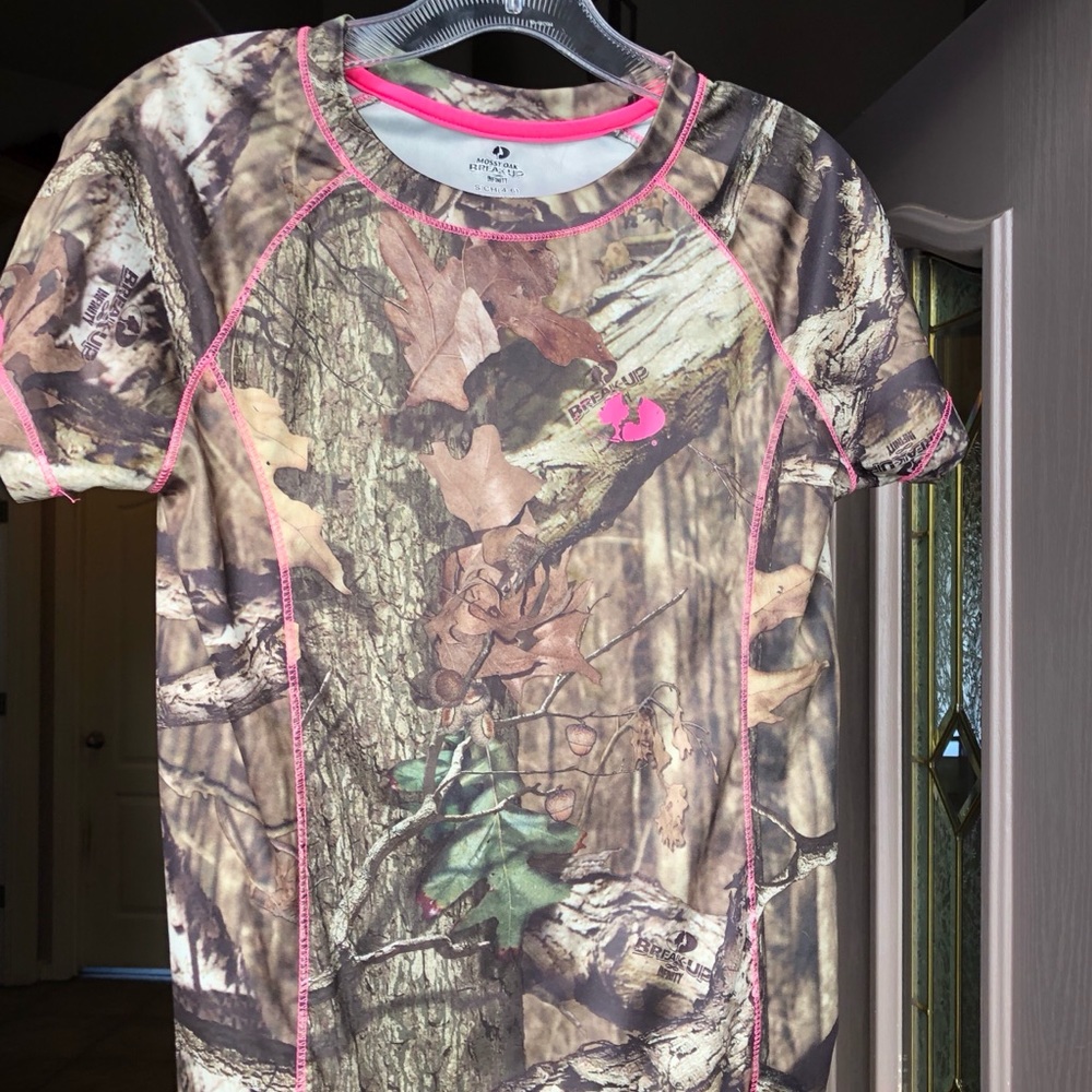 Mossy Oak Break Up Infinity Camo/Pink shirt